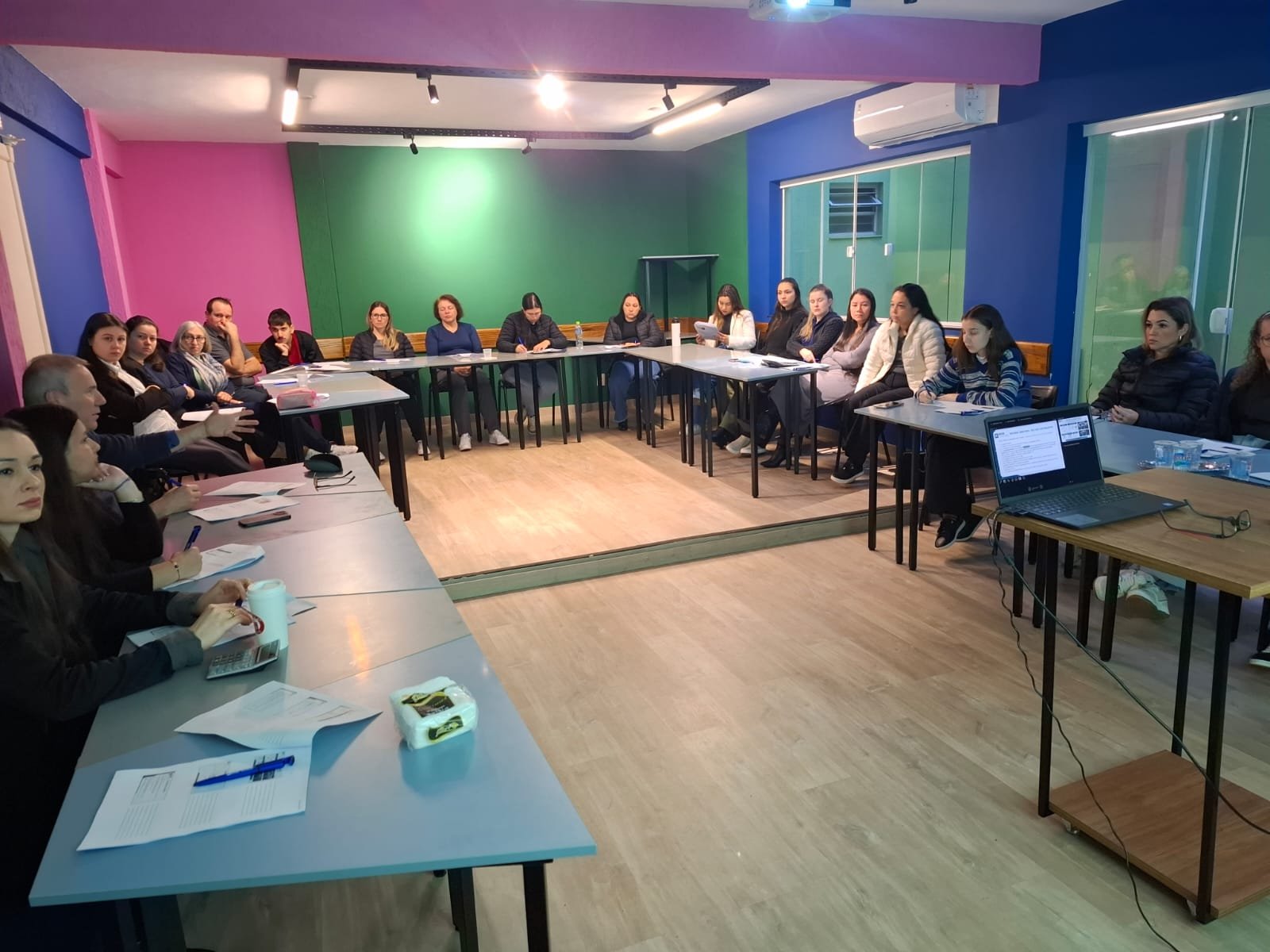 Professor e alunos da Unisep participam de capacitação sobre Reforma Tributária